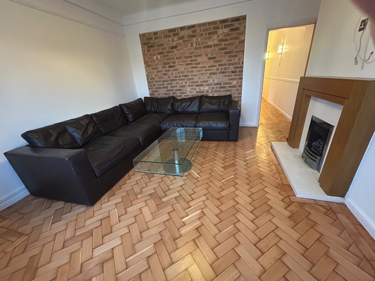 Flat Macaulay Road in Greater London