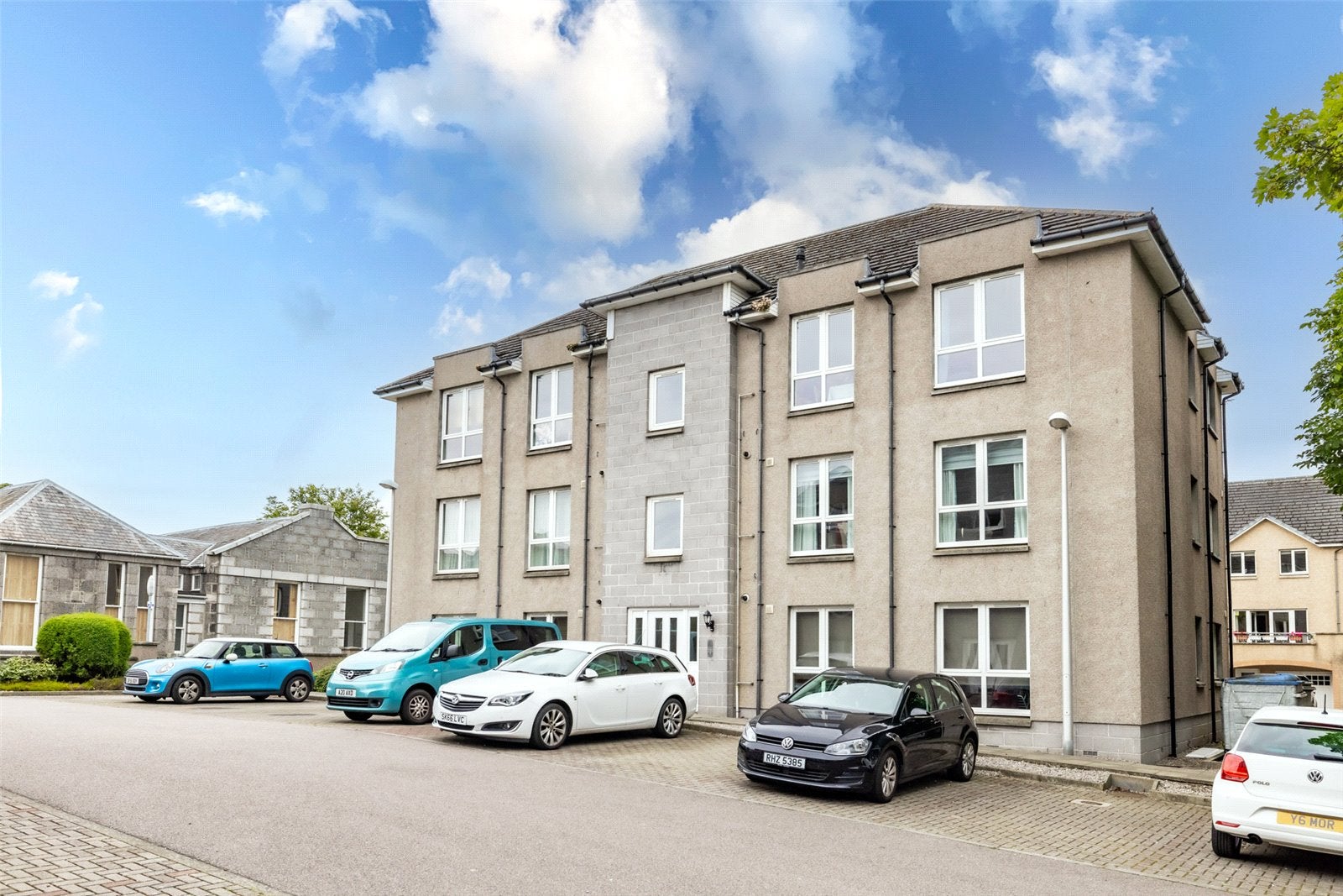 Flat Frater Place in Aberdeen City