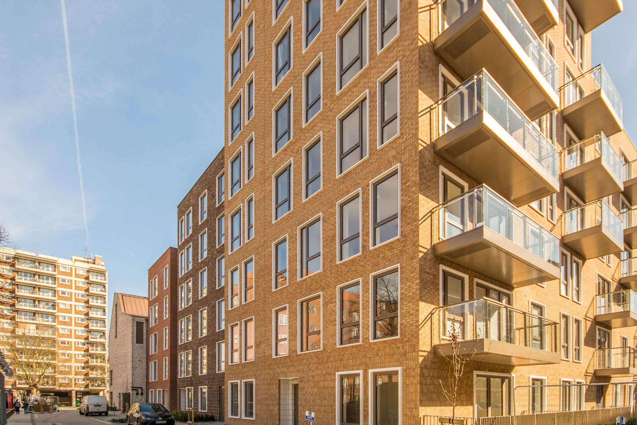 Flat Loddiges Road in Greater London