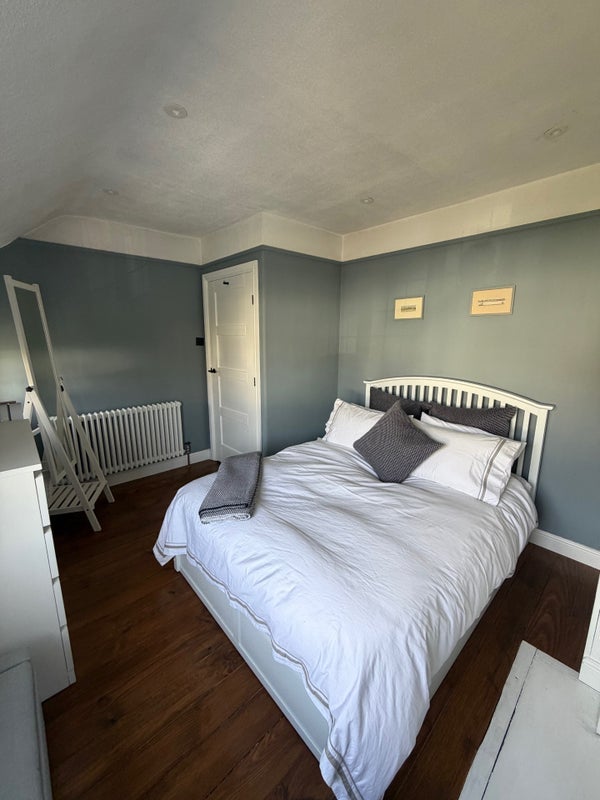 Room Barham Road in Greater London