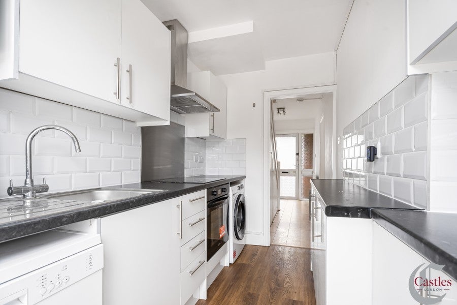 House Steeplestone Close in Greater London