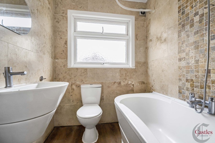 House Steeplestone Close in Greater London