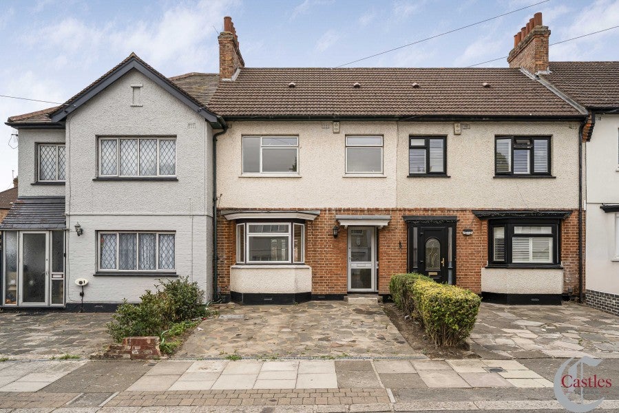 House Steeplestone Close in Greater London