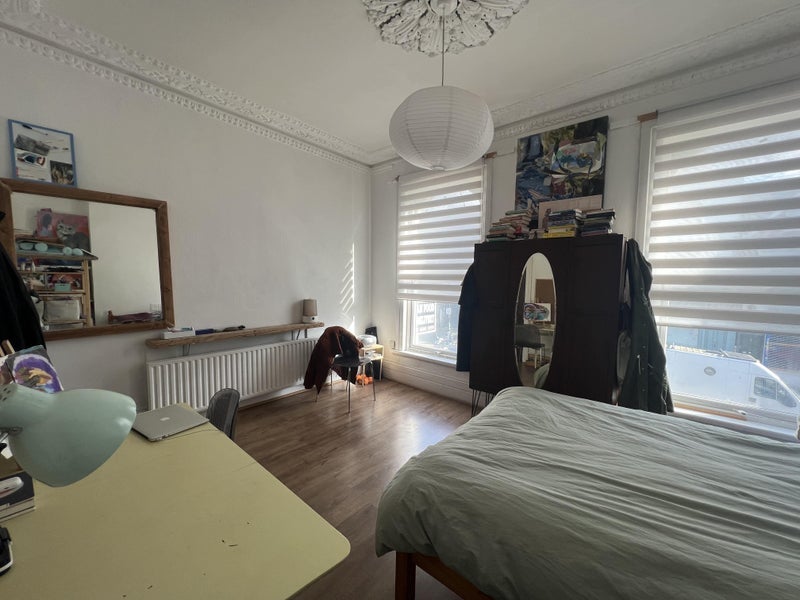 Room Cazenove Road in Greater London
