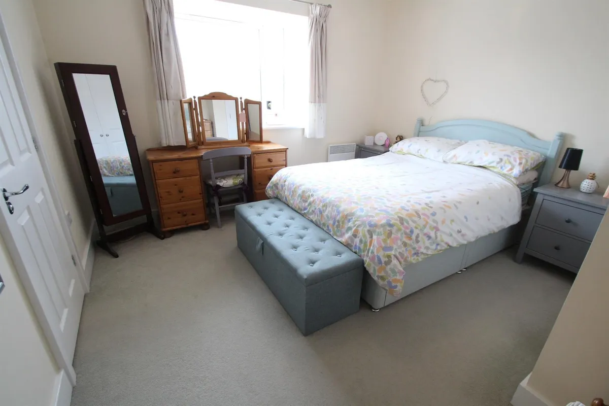 Flat Coxhill Way in Aylesbury