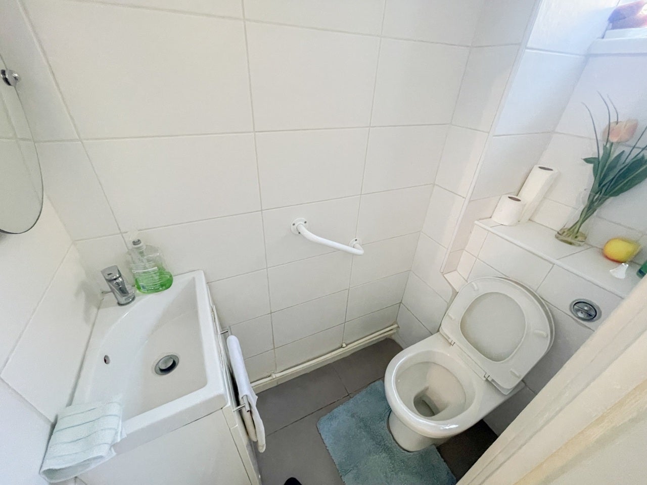 House Belfont Walk in Greater London