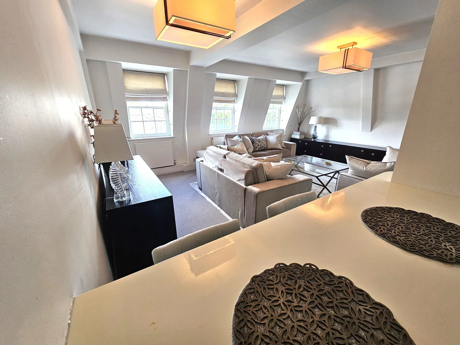 Flat Dentons Wharf in Greater London