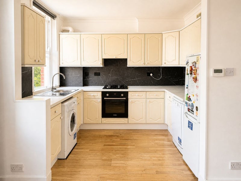 Flat Nevern Square in Greater London