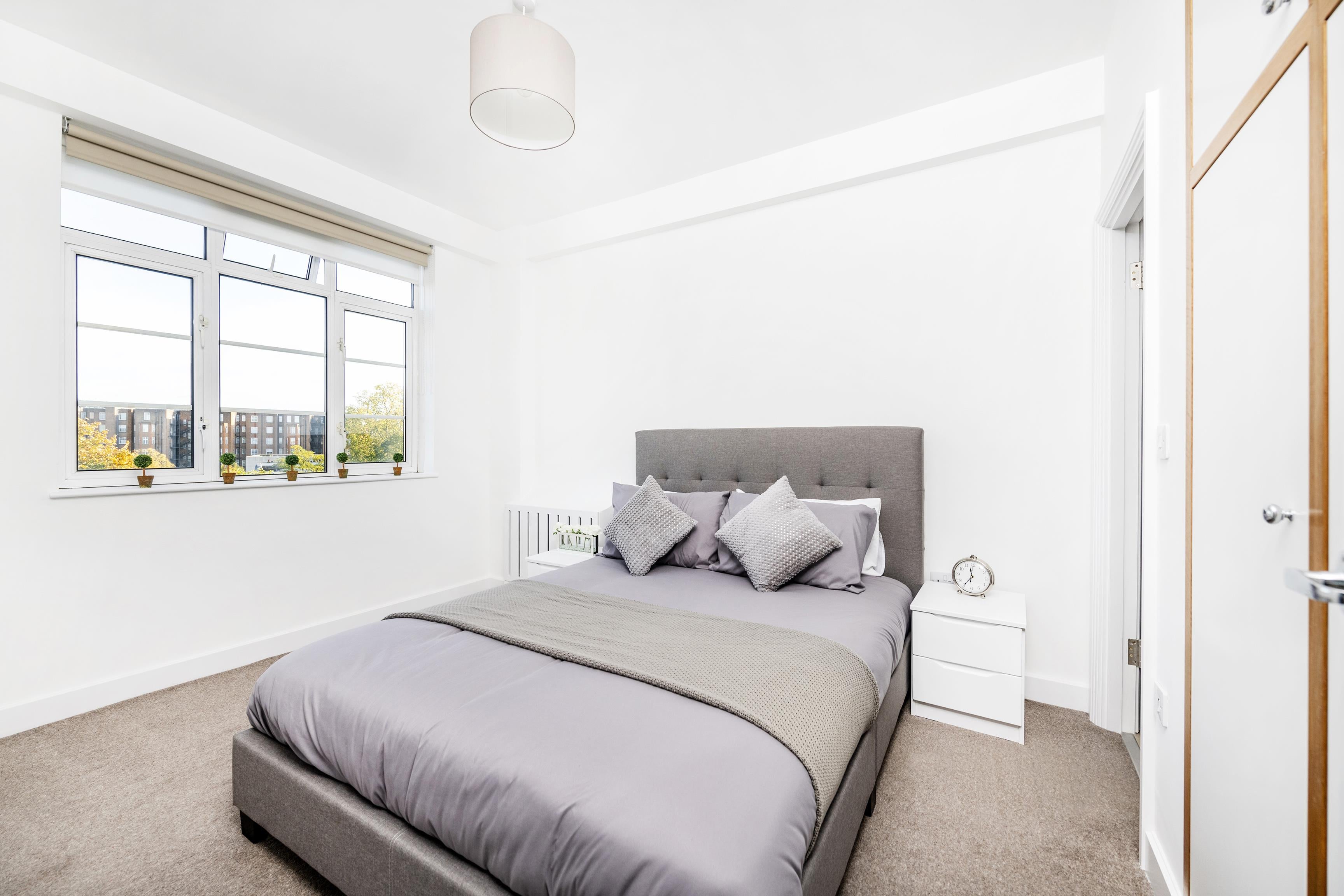 Flat Barbara Brosnan Court in City of Westminster
