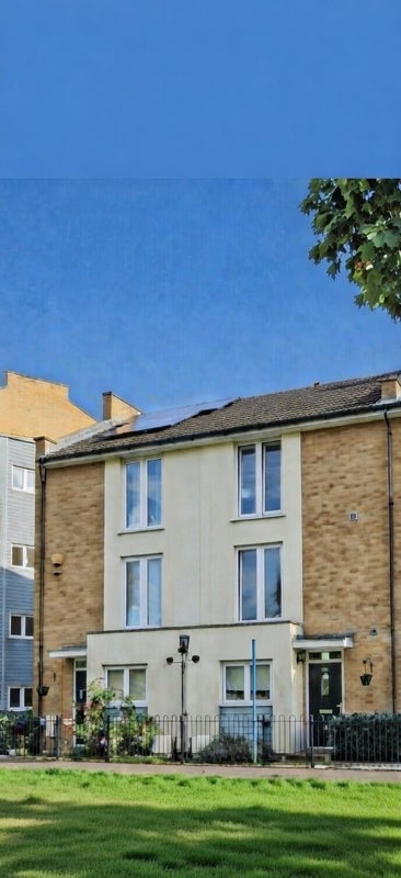 House Clenshaw Path in Basildon