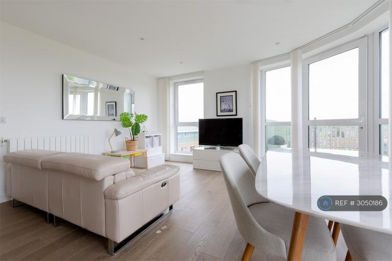 Flat Ottley Drive in Greater London