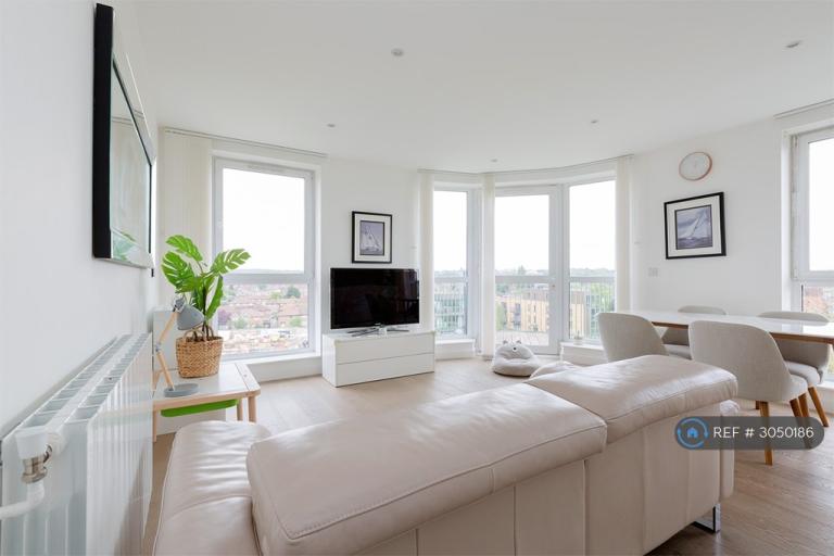 Flat Ottley Drive in Greater London