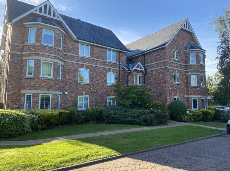 Flat Turnberry Road in Stockport