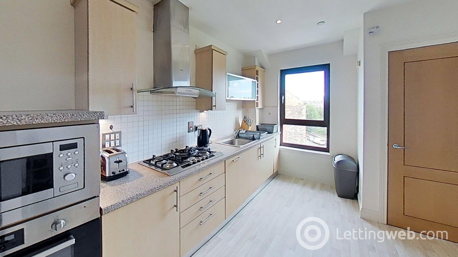 Flat Hermand Crescent in City of Edinburgh