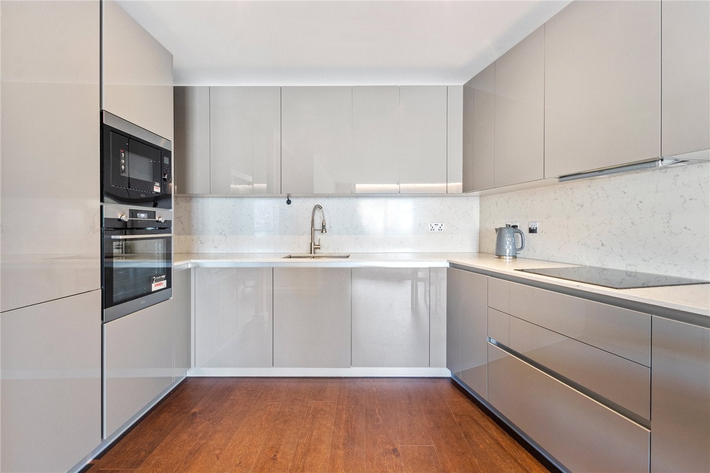 Flat Lanchester Way in Greater London