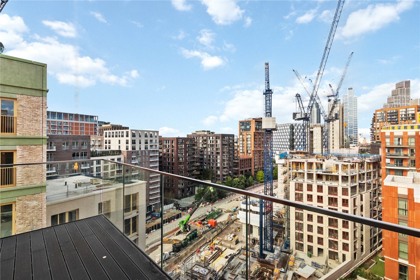Flat Lanchester Way in Greater London