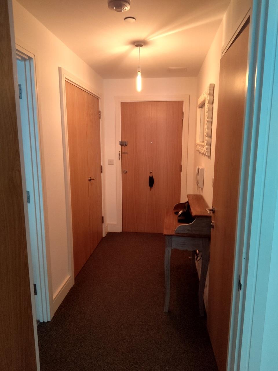 Flat Lanterns Way in Greater London