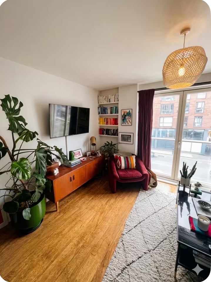 Flat Kingsland Road in Greater London