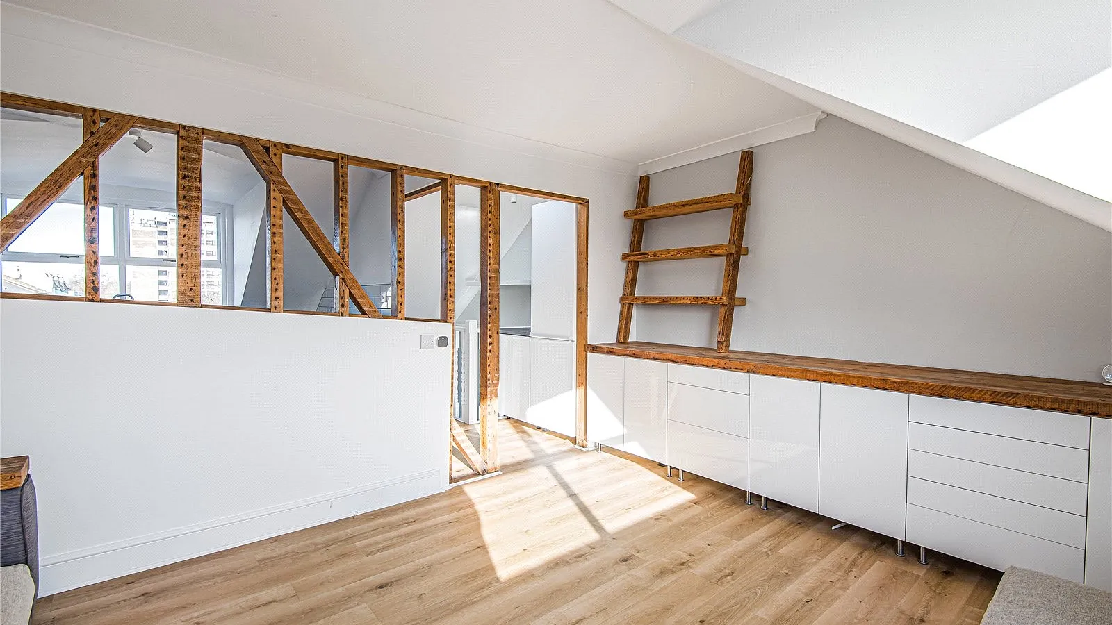 Flat Somerfield Road in Greater London