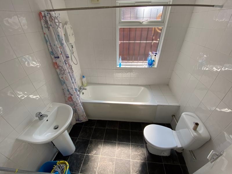 Room Mendip Drive in Sunderland