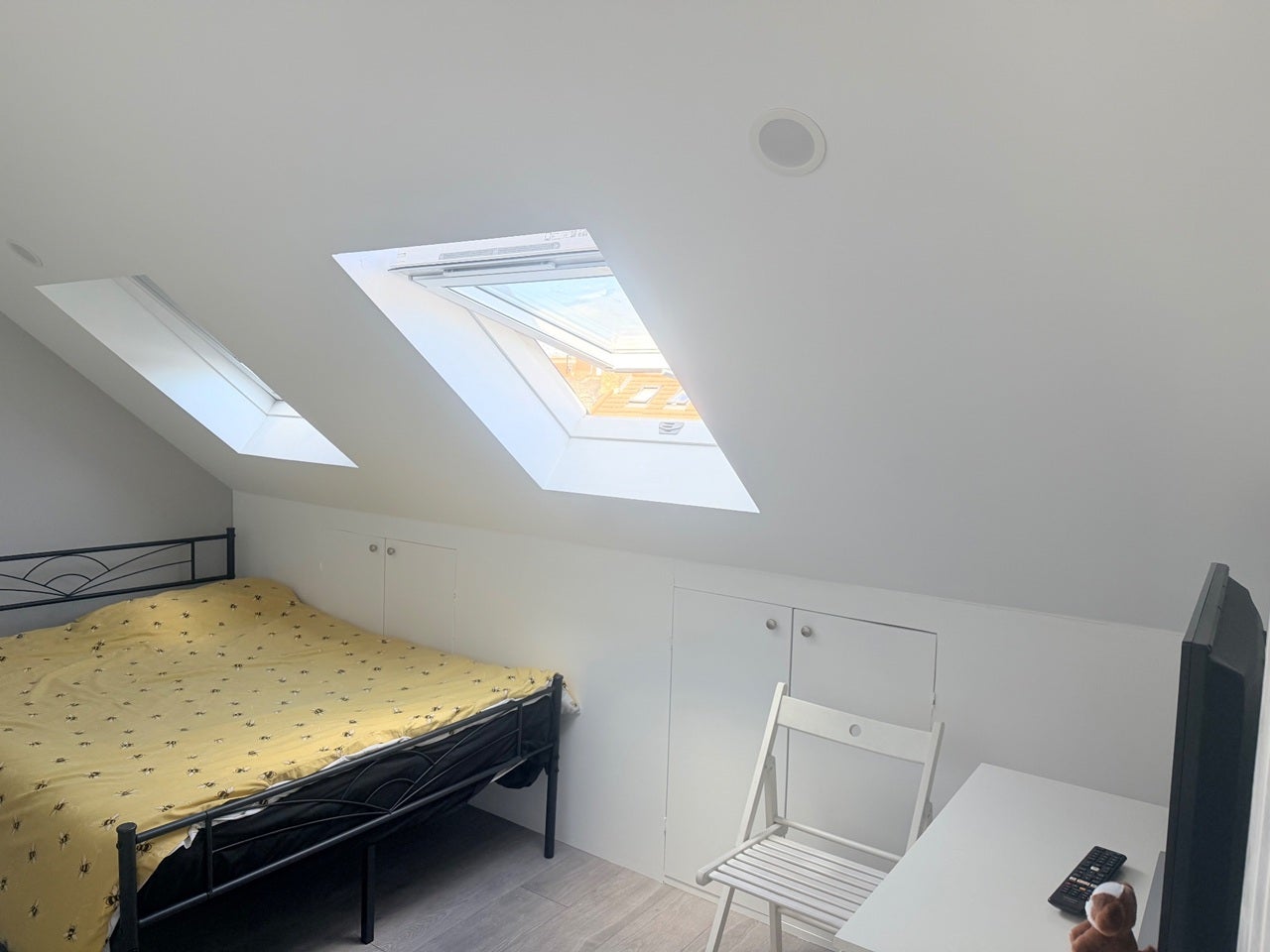 Room Overton Road in Greater London