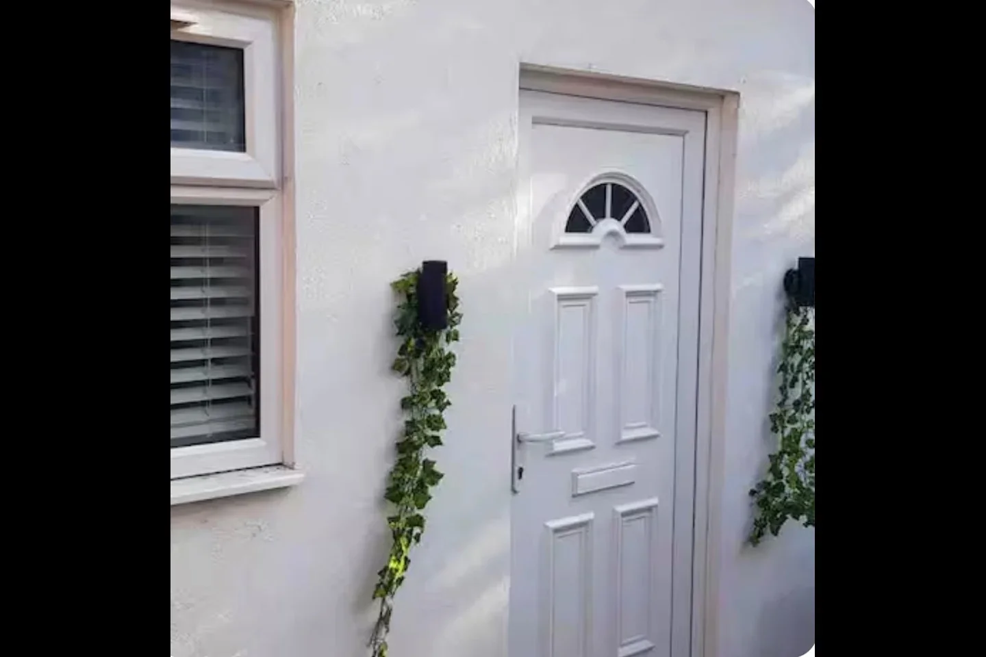 Flat Overton Road in Greater London