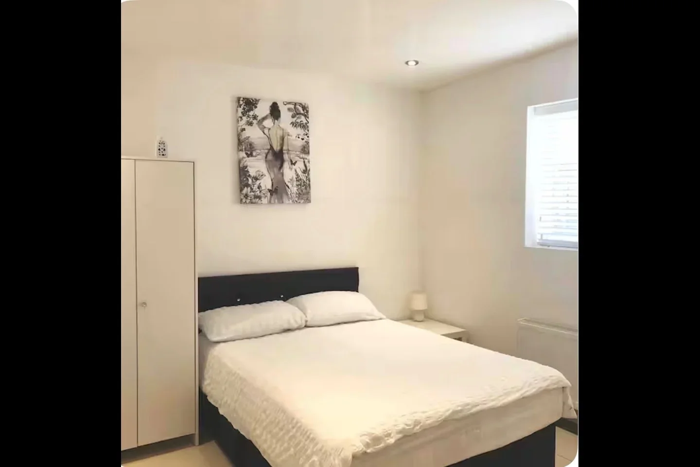 Flat Overton Road in Greater London