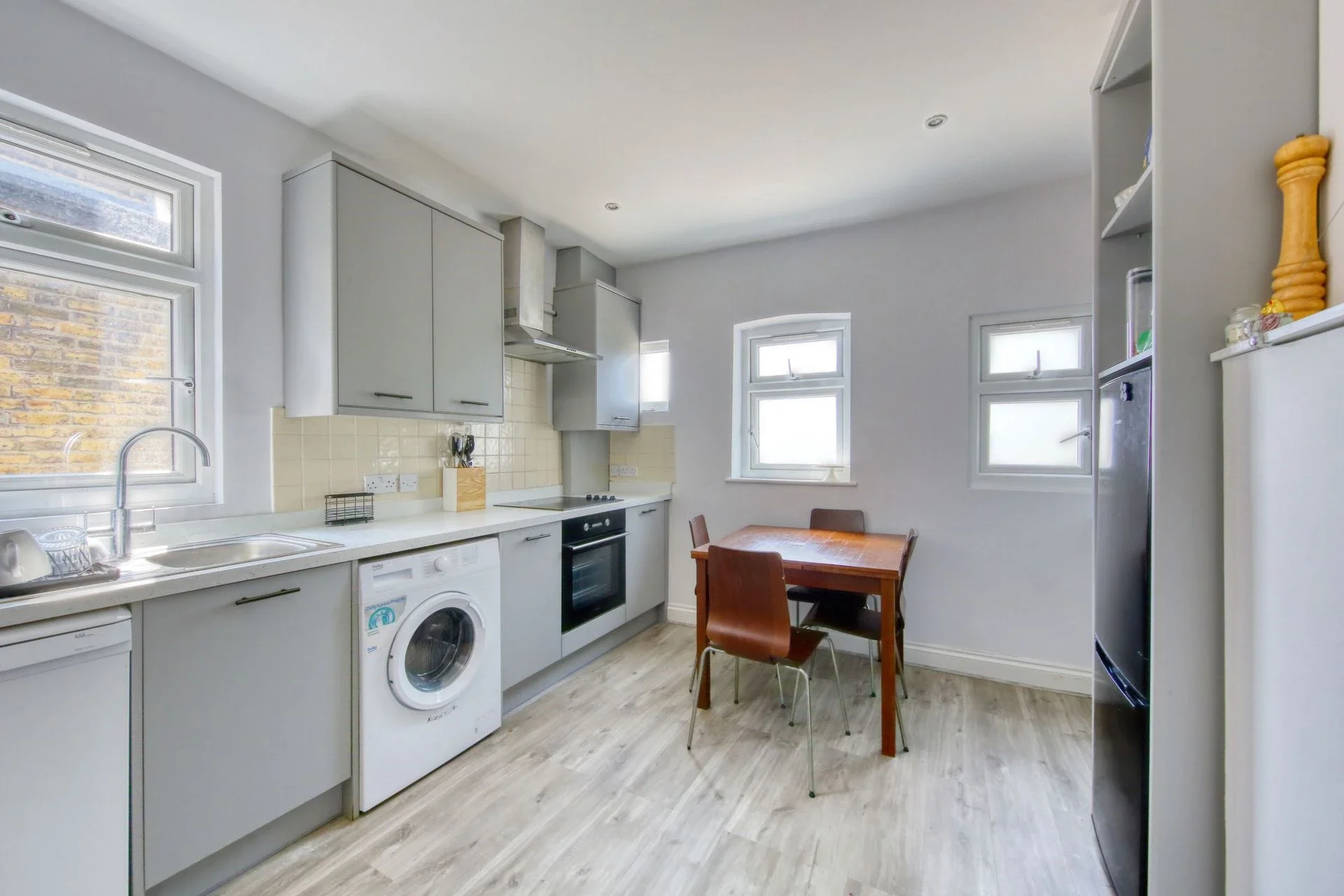 Flat Denton Street in Greater London