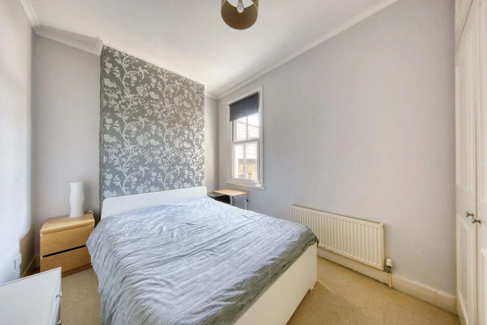 Flat Denton Street in Greater London