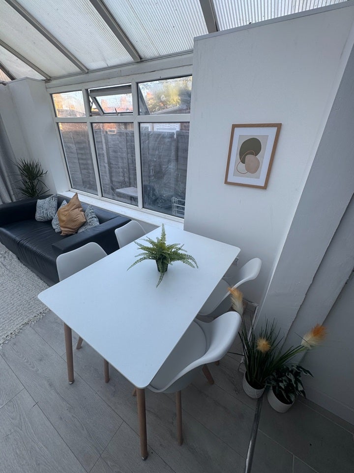 Room Talbot Road in Greater London