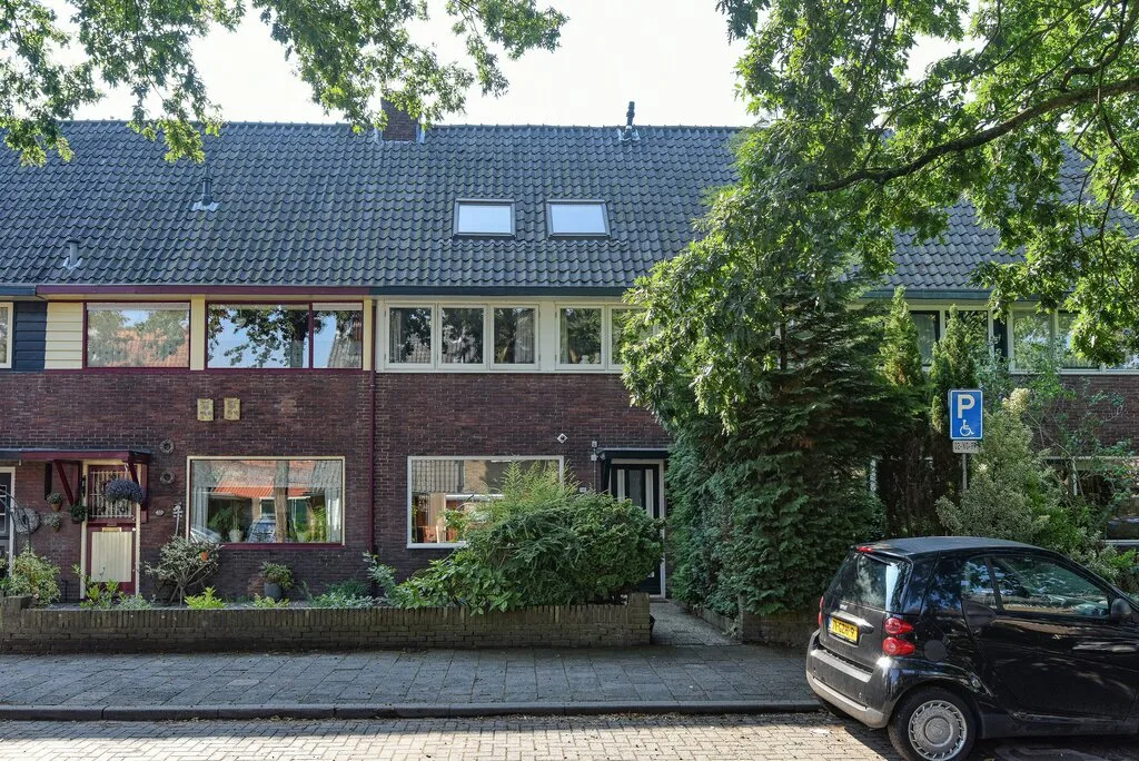 Huis Eemnesserweg 120 in Hilversum