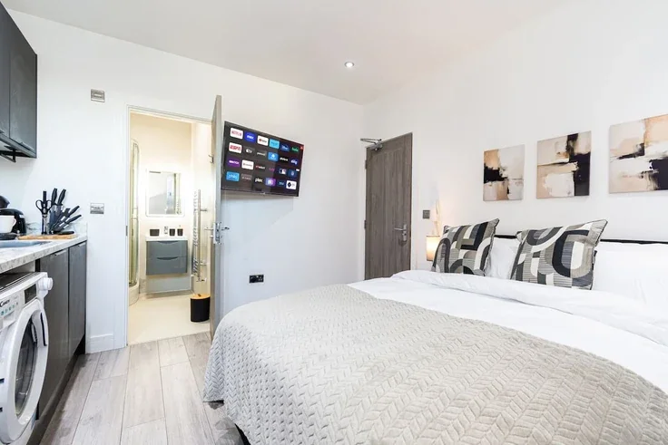 Flat Mitcham Road in Greater London