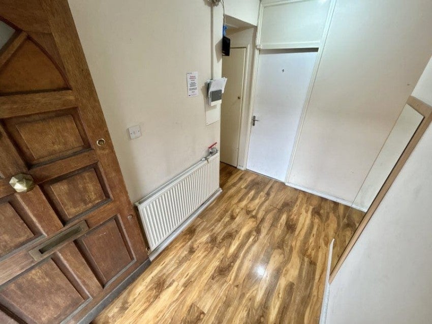 Room Clark Street in Greater London