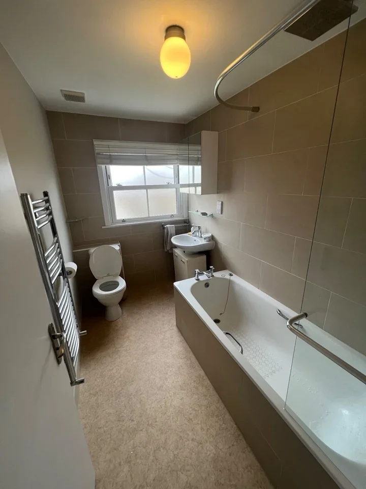 Room Fernlea Road in Greater London
