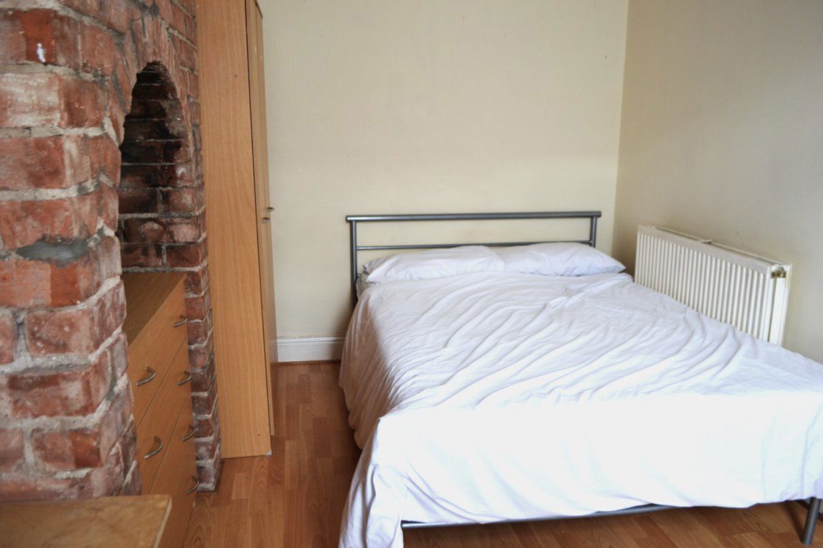 Room Luton Road in Birmingham