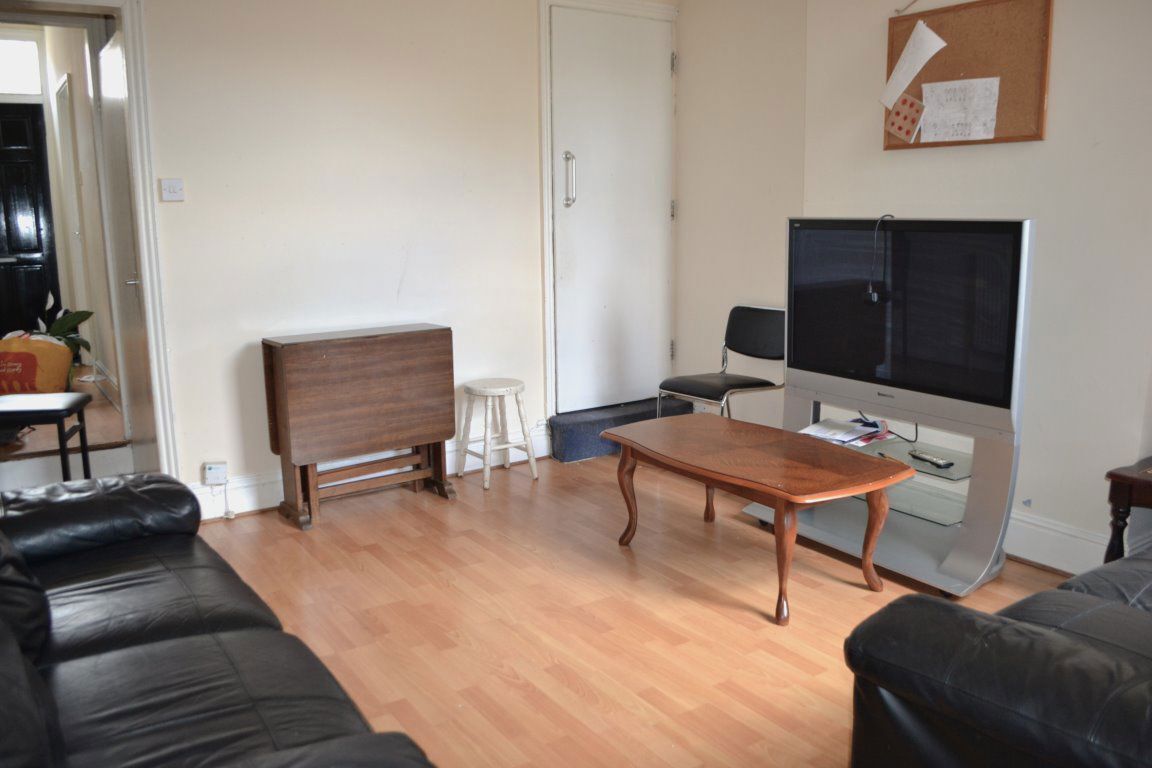 Room Luton Road in Birmingham
