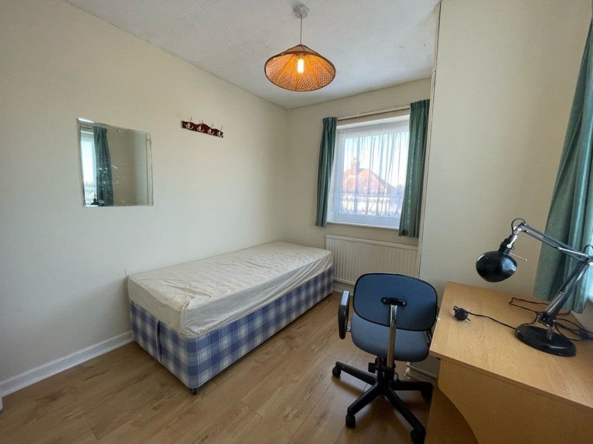 Room Burgess Road in Southampton