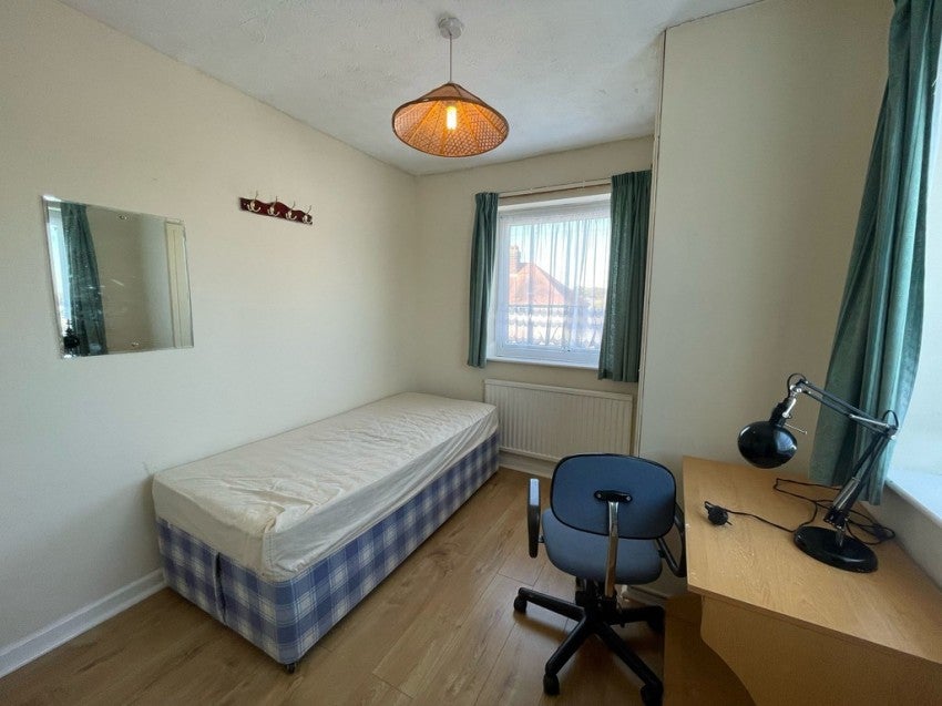 Room Burgess Road in Southampton