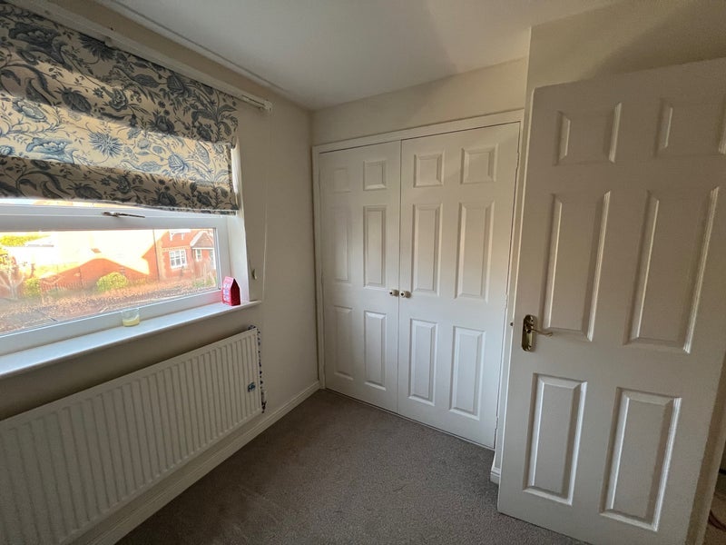 Room Heathfields in Bristol