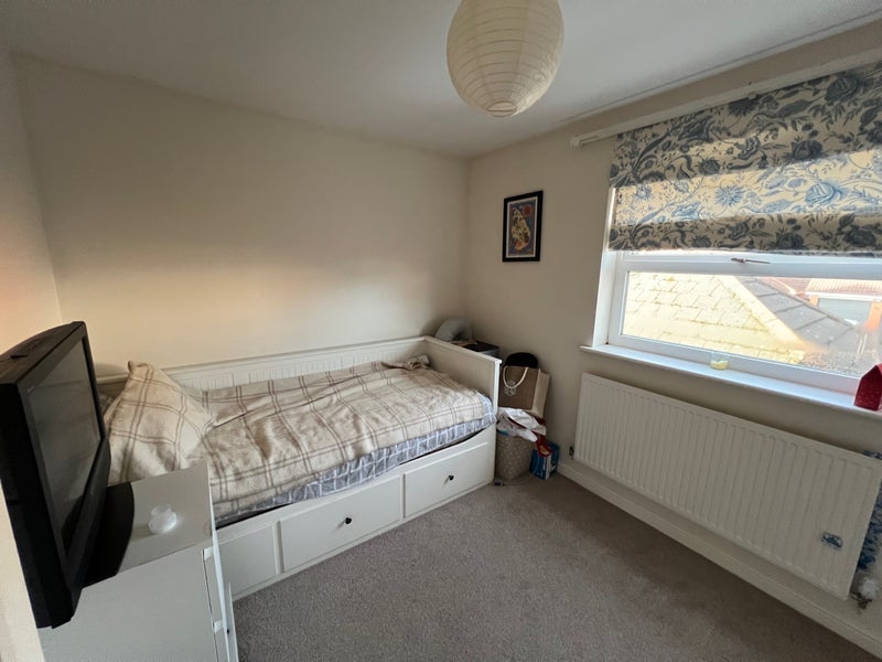 Room Heathfields in Bristol