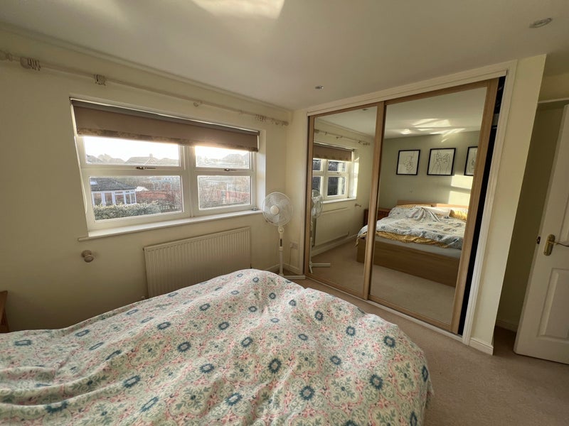 Room Heathfields in Bristol