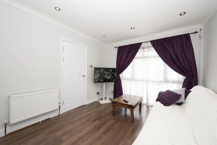 House Maida Road in Greater London
