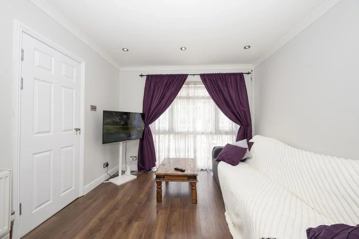 House Maida Road in Greater London