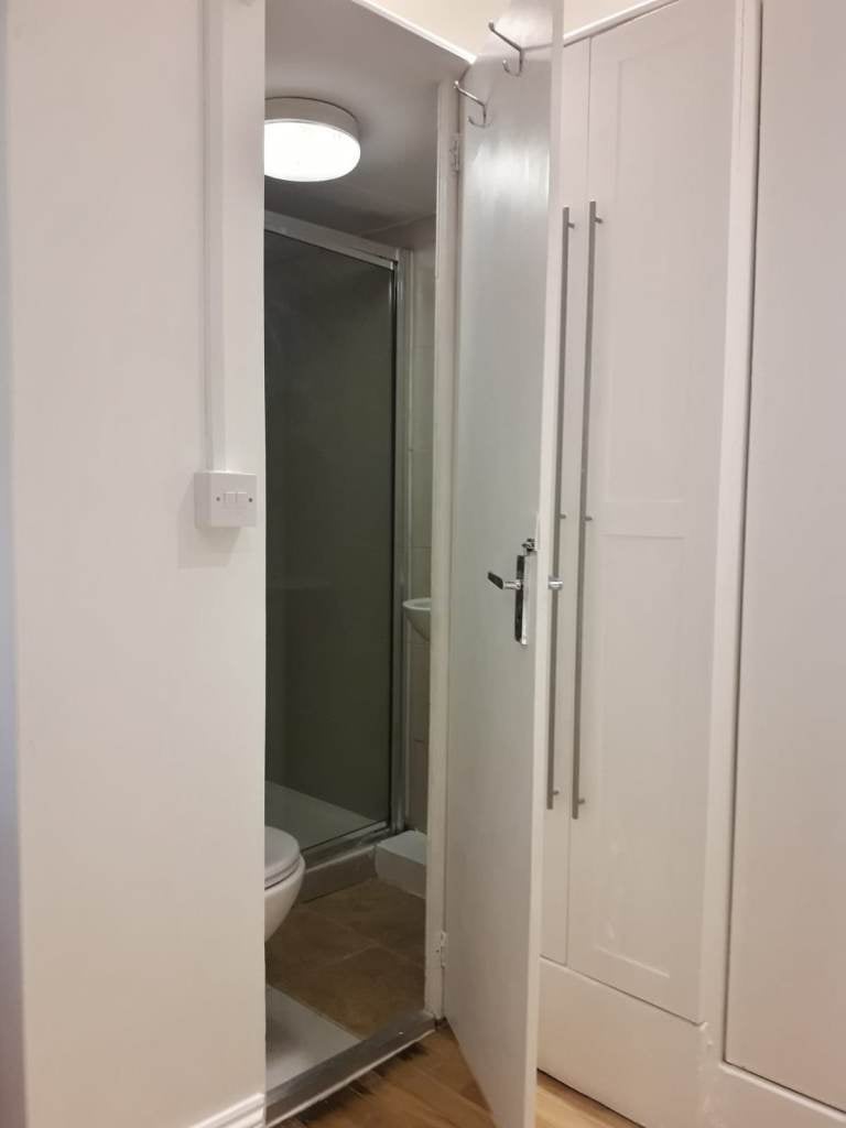 Flat Halston Close in Greater London