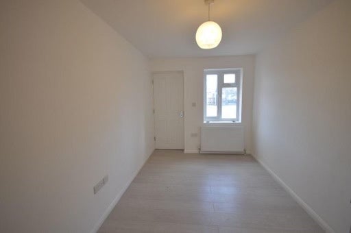Flat Gresham Drive in Greater London