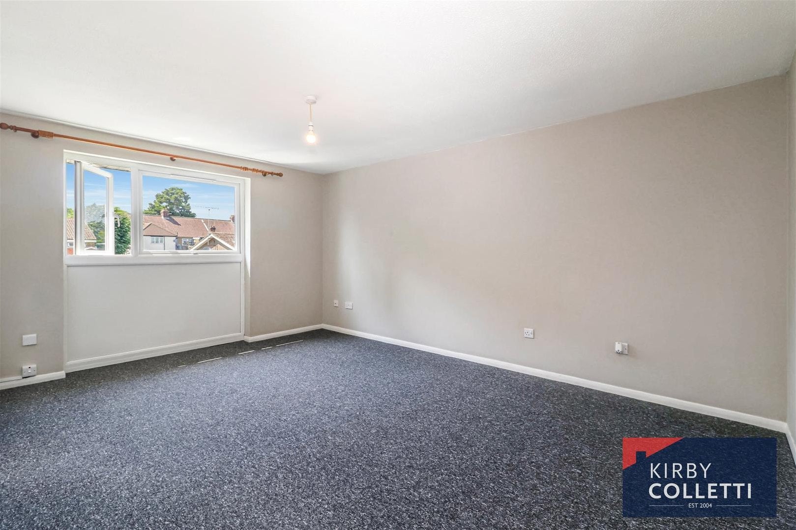 Flat Cozens Lane East in Broxbourne