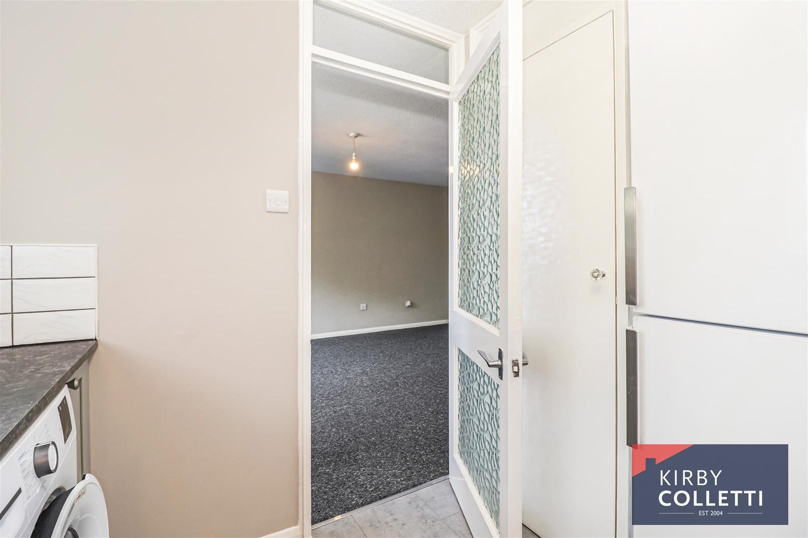 Flat Cozens Lane East in Broxbourne