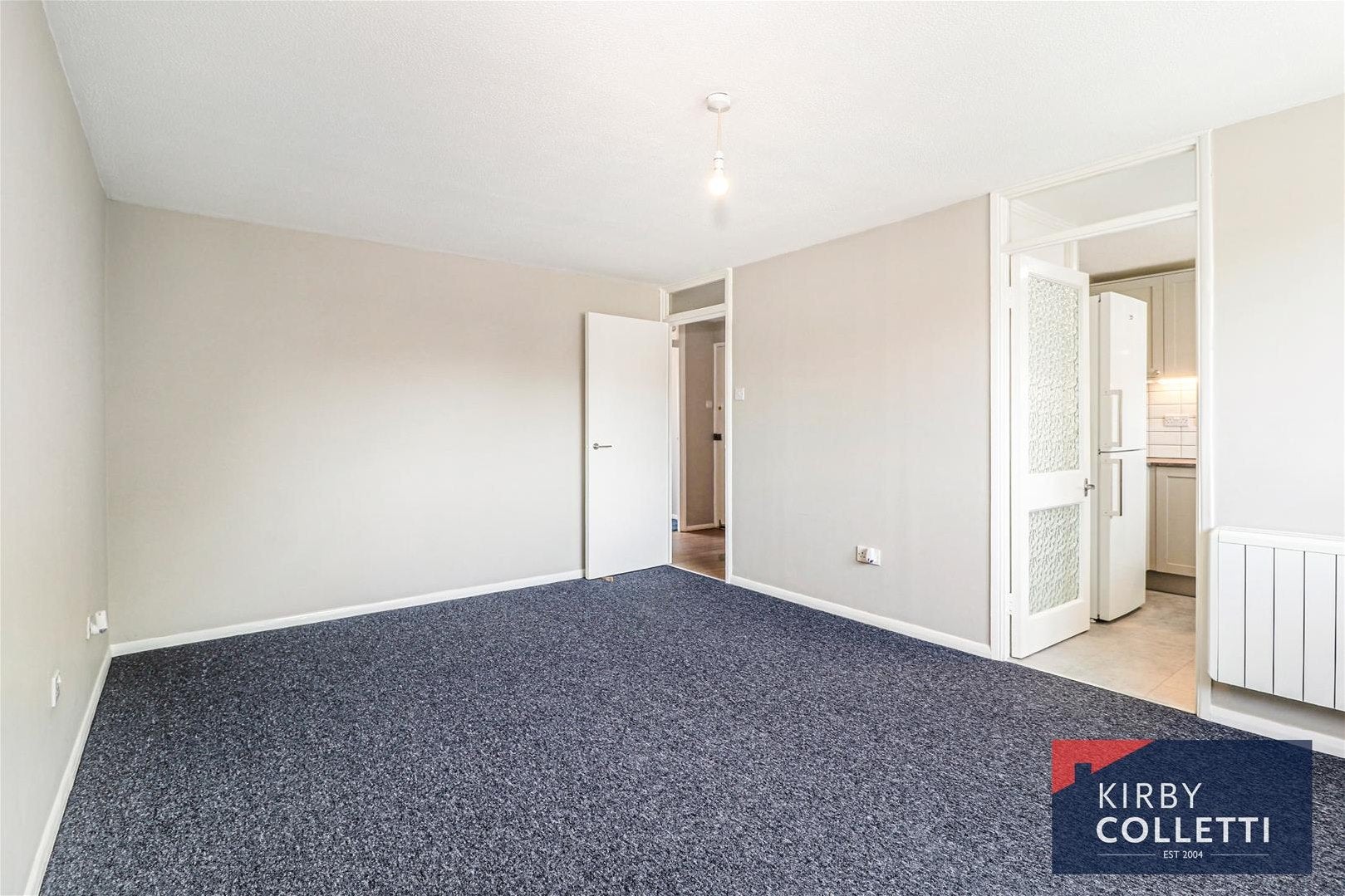 Flat Cozens Lane East in Broxbourne