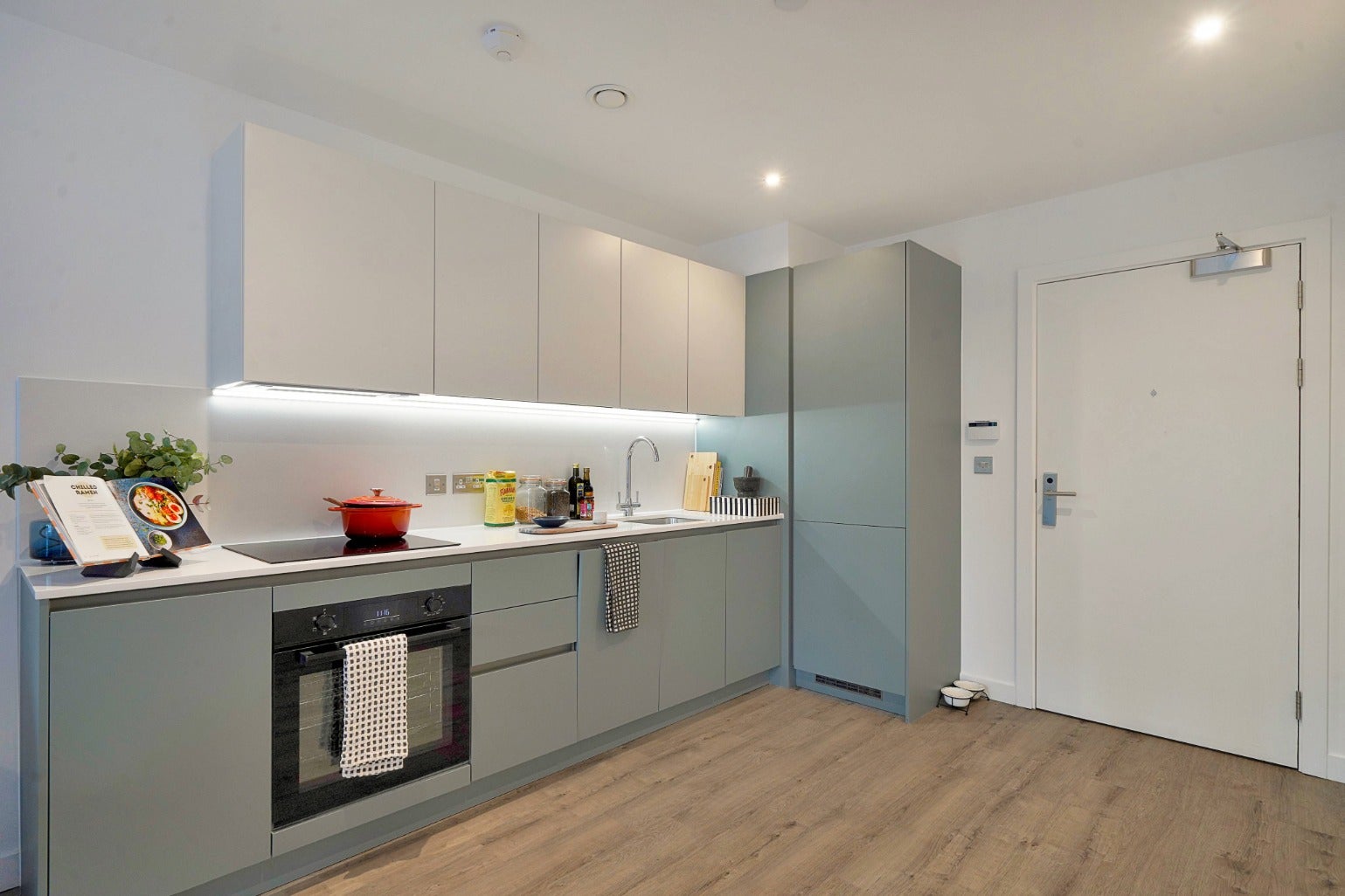 Flat Lockside Lane in Salford