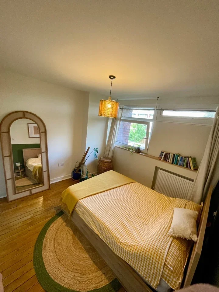 Room Unwin Close in Greater London